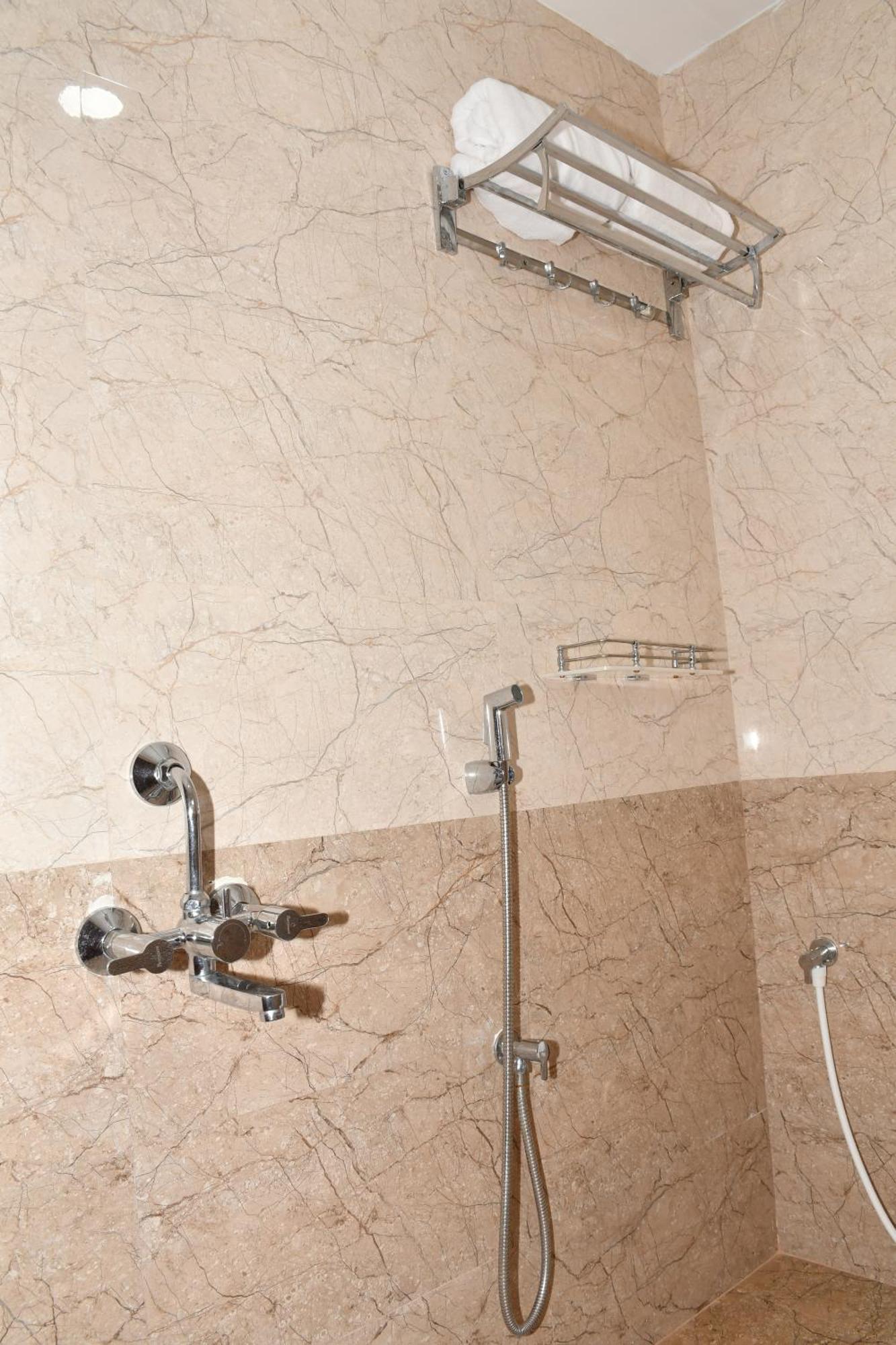 Gb Residency Hotel Ramanathapuram Bagian luar foto